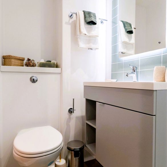 Artisan 8 Room Cluster Bathroom 01