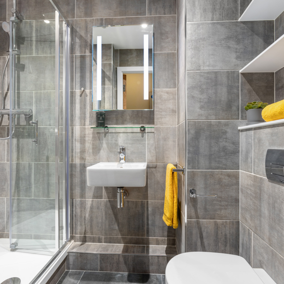 Highfield House Ensuite (Portrait)